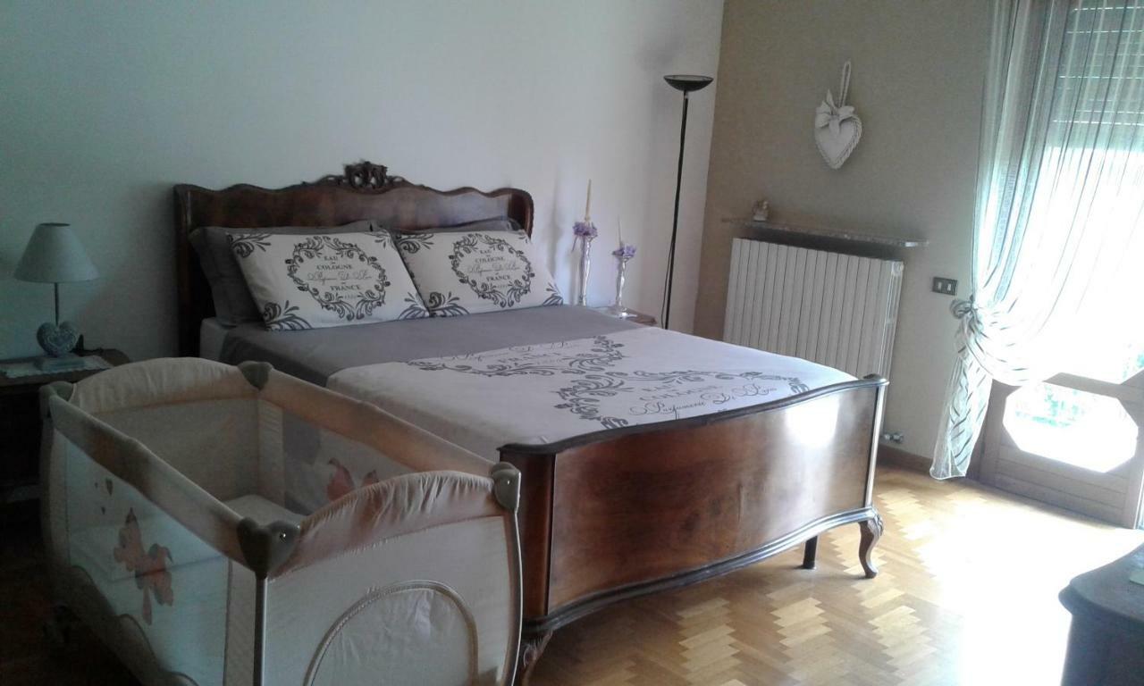 Casa Vacanze Donatella Carenno Buitenkant foto