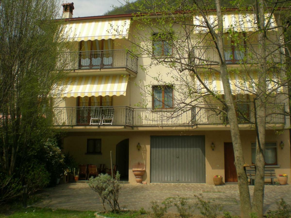 Casa Vacanze Donatella Carenno Buitenkant foto
